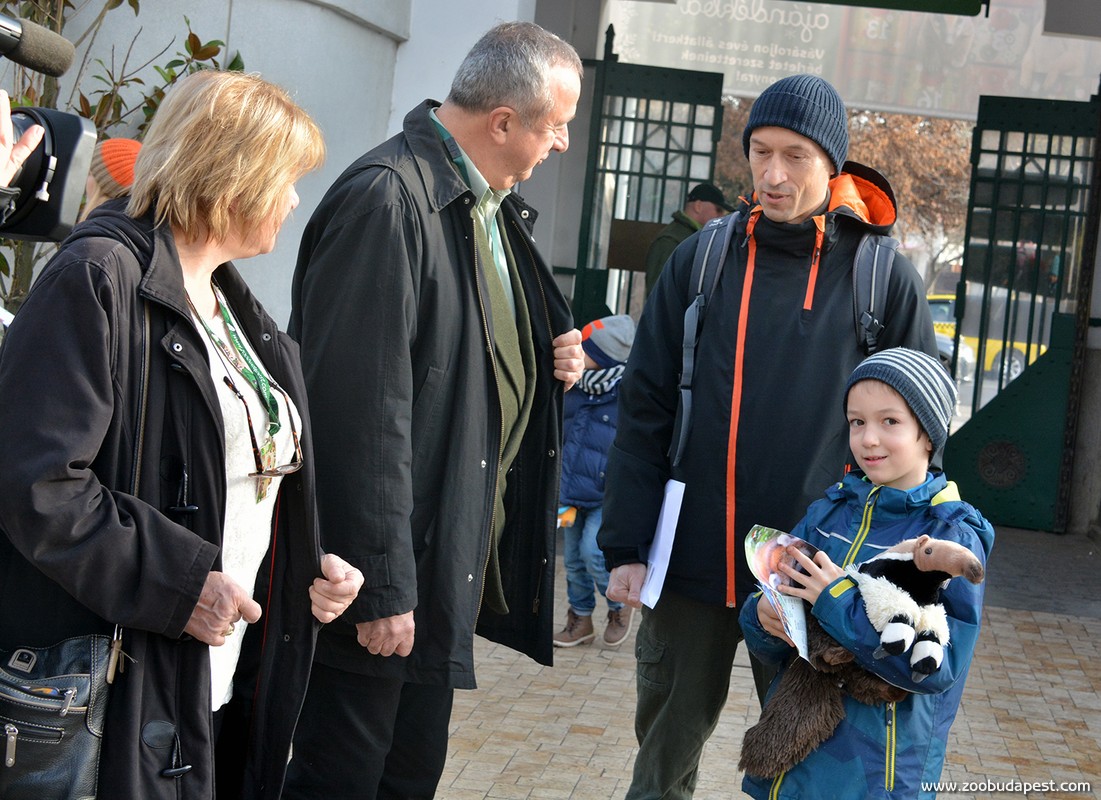 Marcit a kapunál az Állatkert főigazgatója, prof. dr. Persányi Miklós fogadta